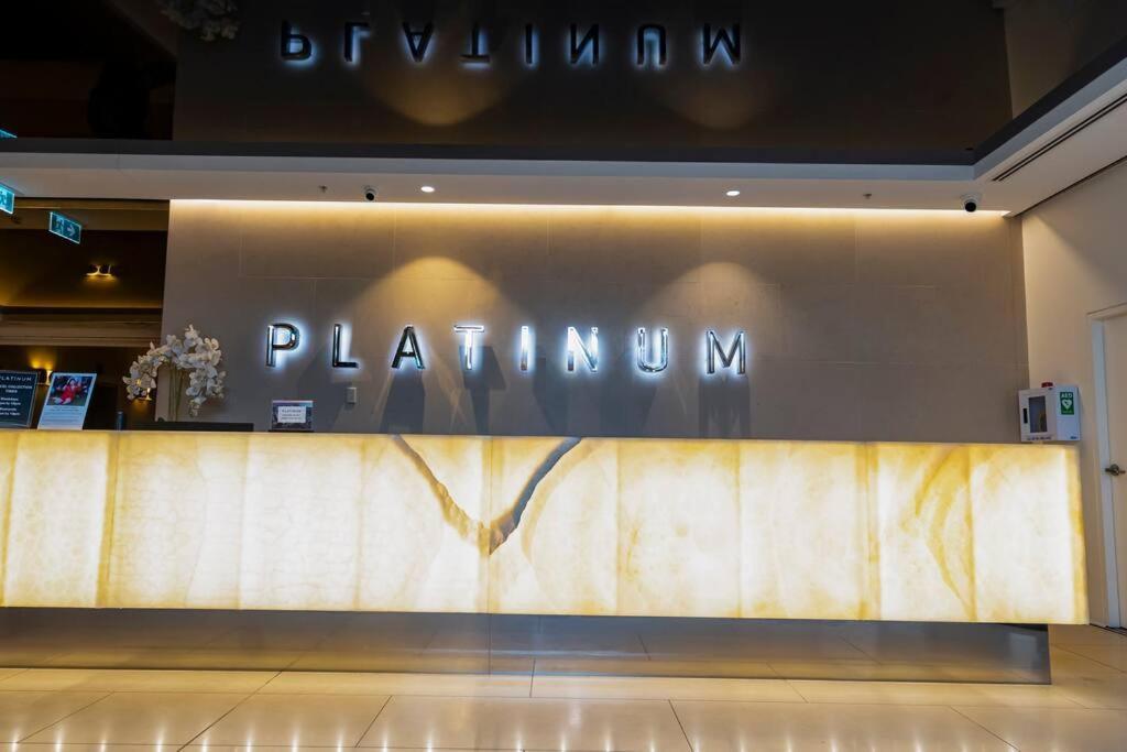Luxe Haven - 42Nd Floor Panoramic City Views Мельбурн Экстерьер фото